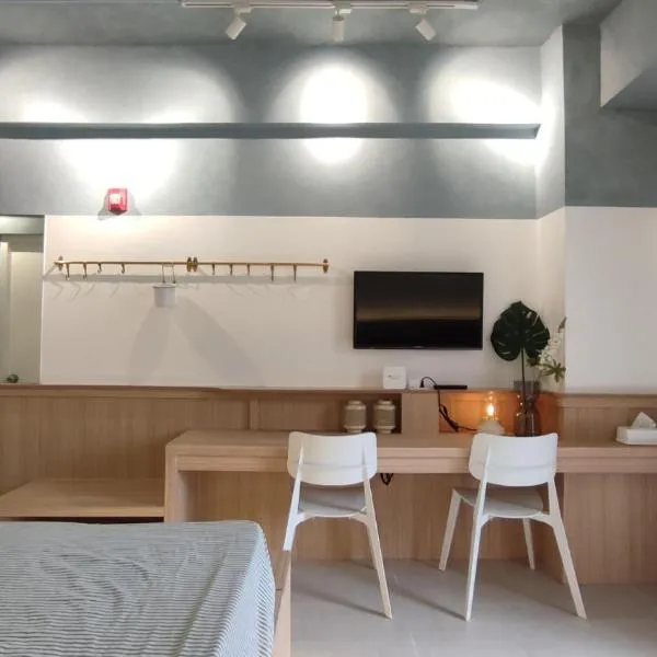 Tu Casa at Pico de Loro - Myna B, hotel v destinaci Nasugbu