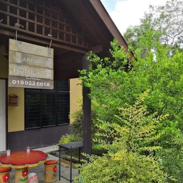 De'Lakeside musslim's homestay, hotel v destinaci Raub
