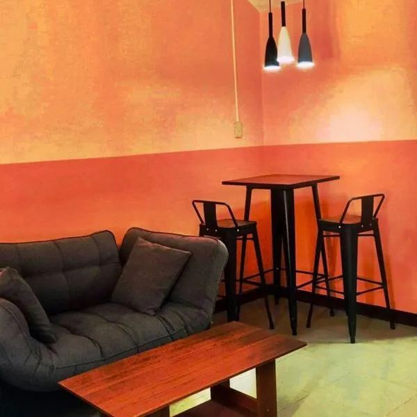 Haus of Emerald Studio - Urban Deca Tipolo by Kevin, ξενοδοχείο σε Mandaue City