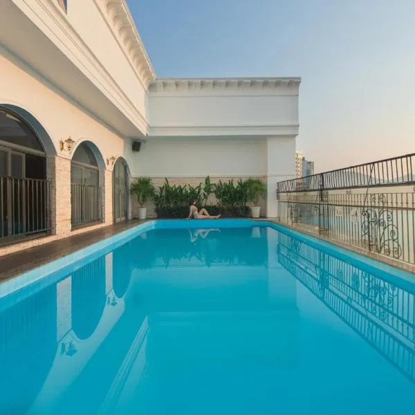Daphovina Hotel, hotel in Nha Trang