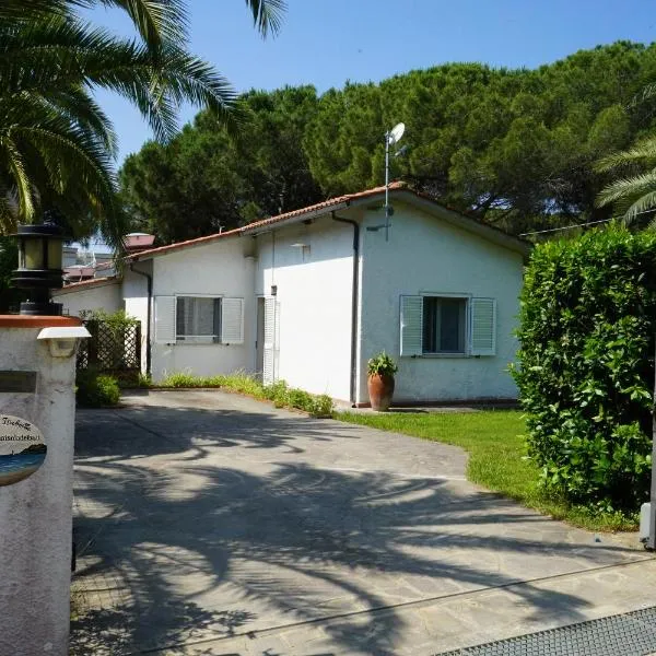Casa vacanze Capoliveri -Lacona 80m from beach-AC-WIfi- parking-garden, hotel v destinácii Lacona