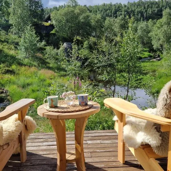 Cabin close to Kjerag, hiking and lakes!, hotel in Fidjeland