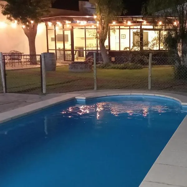 Departamento con piscina en Vistalba, hotel Vistalbában