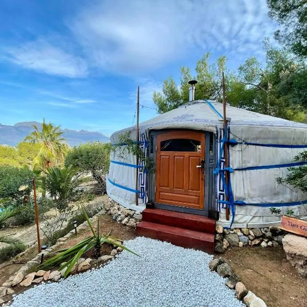 Yurt in La Nucia met zwembad, hotel v destinaci La Nucía