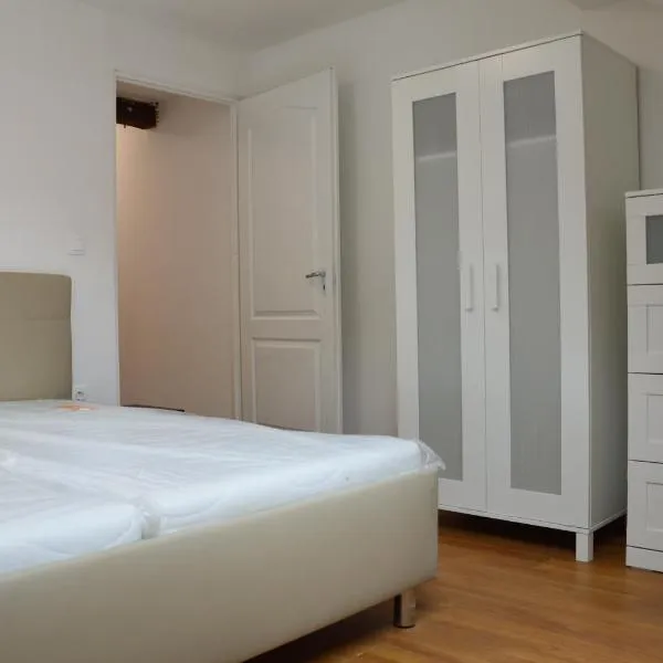 Haus Im Zentrum M - 3 Schlafzimmer Wohnung, hotel v destinaci Szombathely