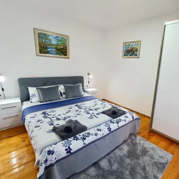 Entire house floor - 2-Bedroom Cozy & Peaceful Apartment, hotel v destinaci Podgorica