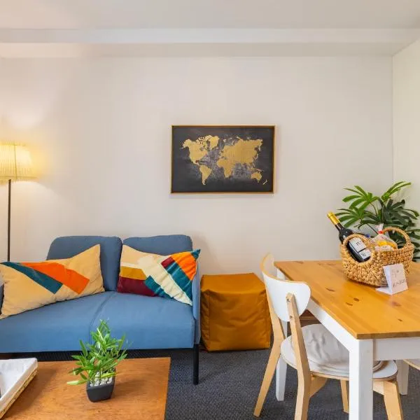 Cosy Remodeled apartment in the City center, hotelli kohteessa Fundão