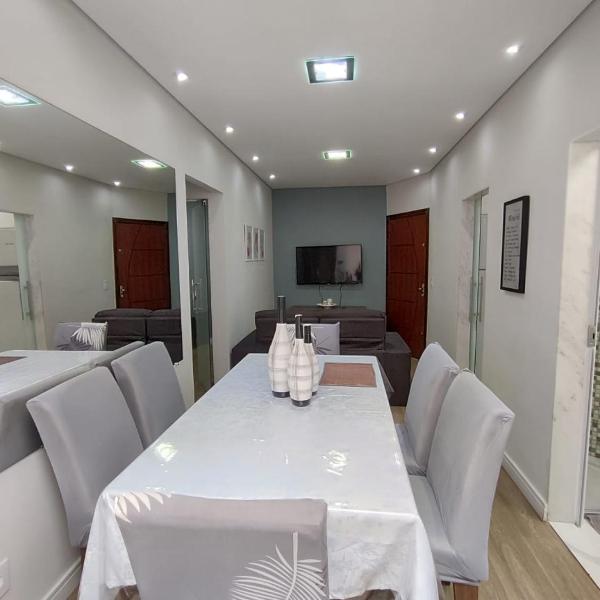 Apartamento inteiro com área e garagem privativa