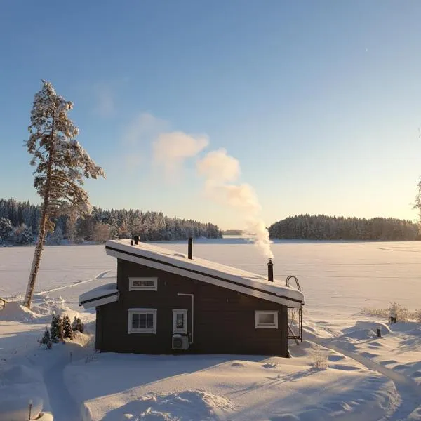 Stunning log cabin 45m2 on the shore of Kallavesi., hotel in Kuopio