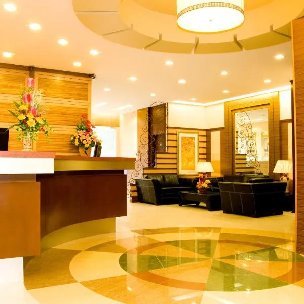 Celyn Hotel City Mall، فندق في Kampong Rampayan