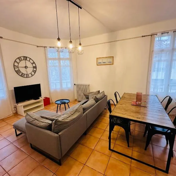 Appartement Lumineux et Spacieux 2 Chambres avec Parking Gratuit dans la Rue, viešbutis mieste Perpinjanas