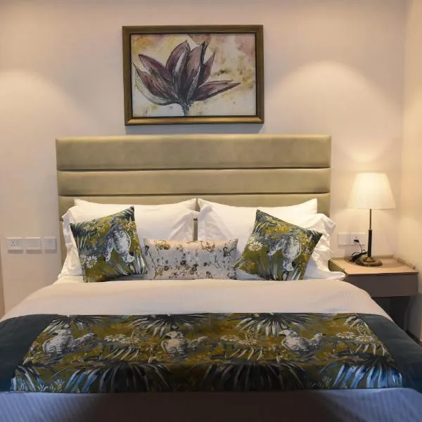 Studio Apartment in a Mall, khách sạn ở Gurgaon