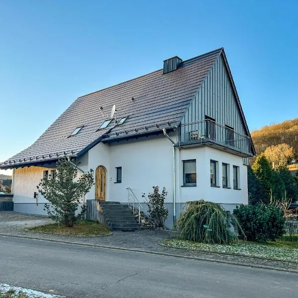 Haus Meerten, hotel v destinaci Neroth