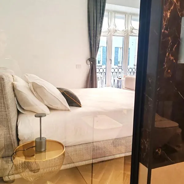 B and G San Babila- Luxury in the heart of Milano - Design district, hotel v Miláně