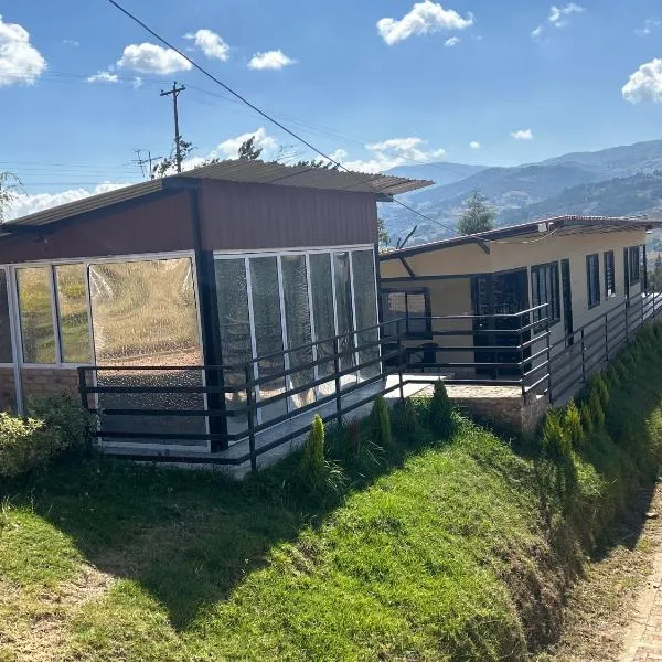 Chalet Íntimo-Delpilar con zona de Jacuzzi !, hotel v destinaci Sogamoso