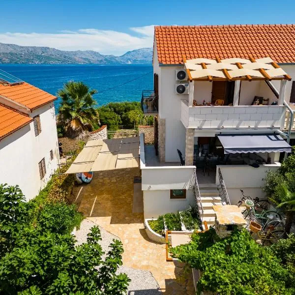 Holiday Home Dalmatinka - 20m From the Beach, hotel u gradu Splitska