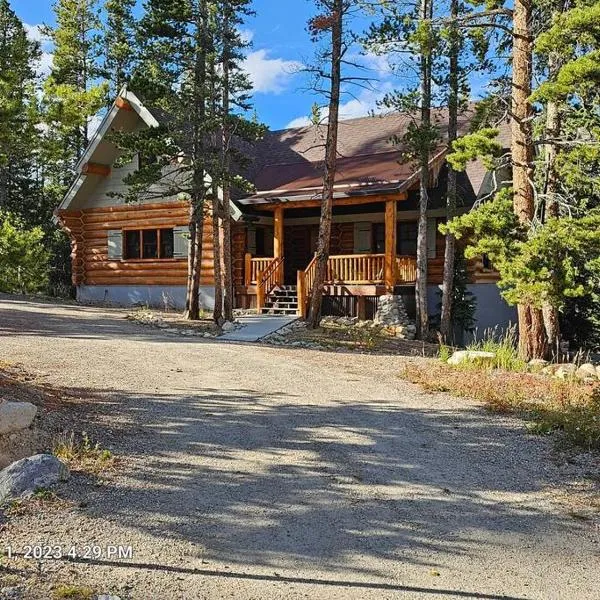 Moose Mtn Lodge/Luxury Cabin/Hot Tub/Fireplace, hotel v destinaci Fairplay