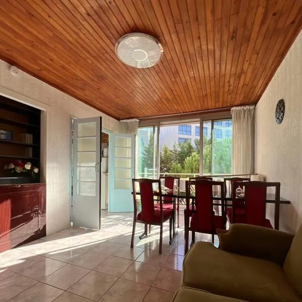 Appartement familial à Paris – hotel w mieście Villejuif