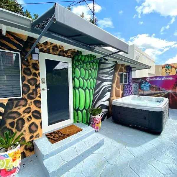 Unique Miami Art Escape w/ HotTub, Arcade & Murals, hotel in Miami
