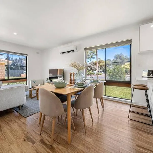 Harmony at Henley Beach - Coastal Style & Comfort, ξενοδοχείο σε Grange