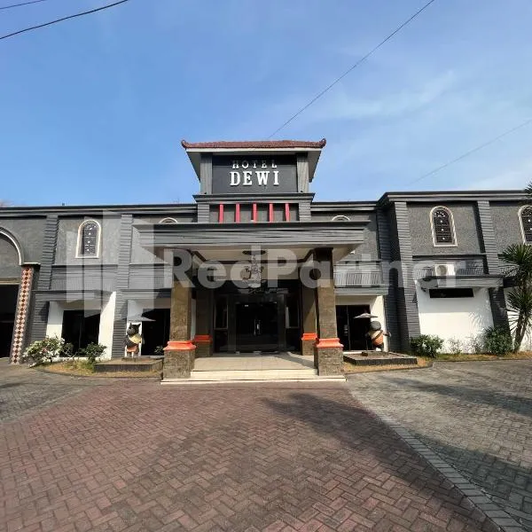 Hotel Dewi near GOR Merdeka Jombang Mitra RedDoorz, hotel v destinaci Jombang