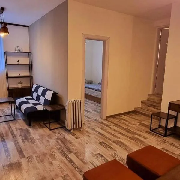 Sweet Home Apartament، فندق في Polkovnik Serafimovo