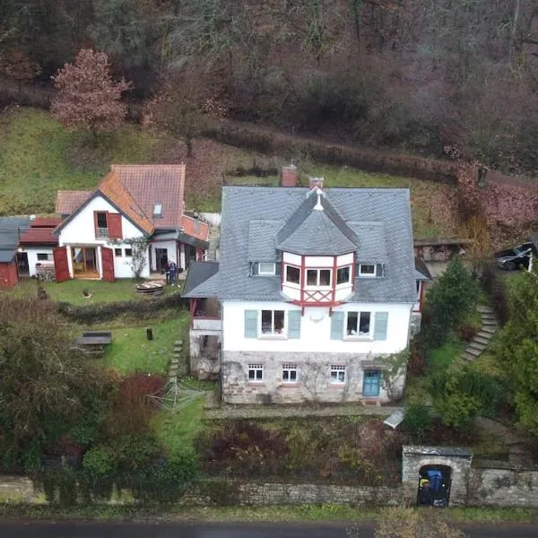 Schönes Forsthaus mitten in der Natur، فندق في إلتفيل