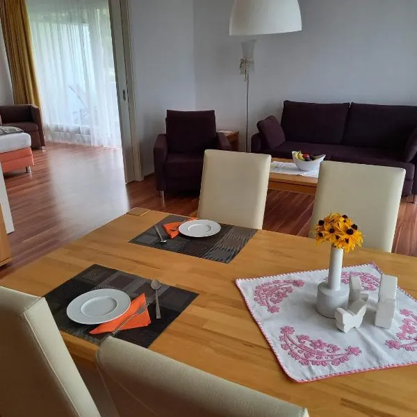 Wellness Ferienwohnung mit Bademantelgang zur Therme, Hotel in Bad Griesbach im Rottal