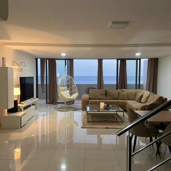NICE DUPLEX, PRAIA, hotel v destinaci Praia