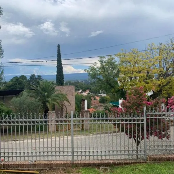 Chalet Mariam, hotel v destinaci Villa Carlos Paz