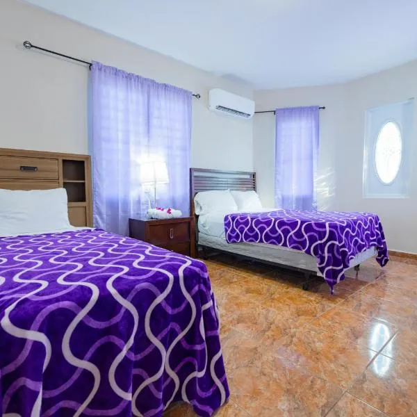 Big Vacation House, hotel in Moca