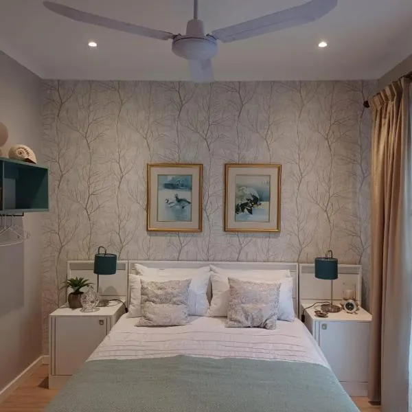 Strandloper Room, hotel in Cape Town