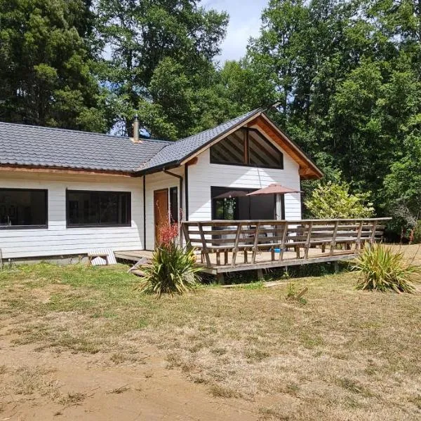 Casa de campo Villarrica, hotel in Liumalla