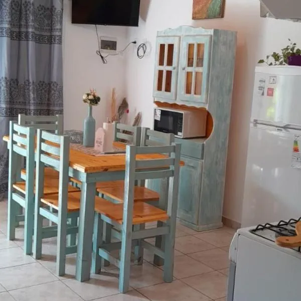 Alojamiento BRISA، فندق في شاجاري