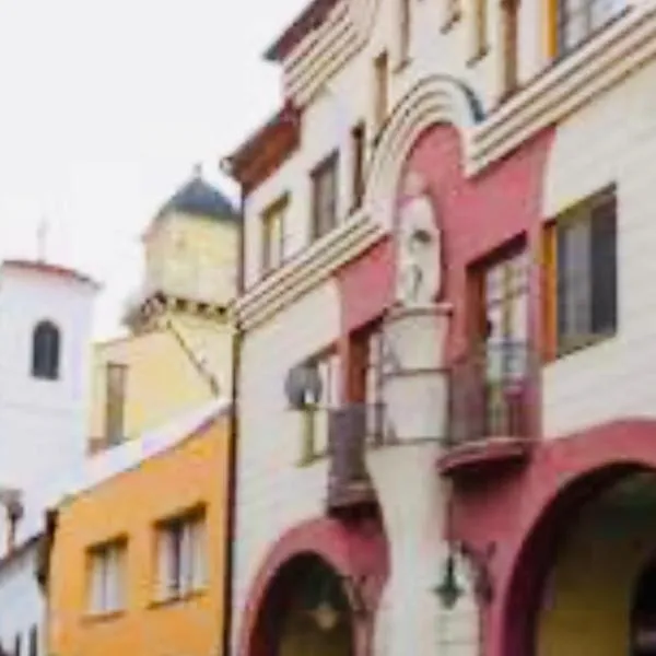 Monelly Apartman, hotel v destinaci Komárno