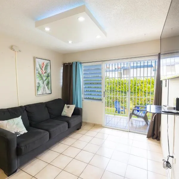 Montones Beach Apartment C-3, hotel v destinaci Isabela