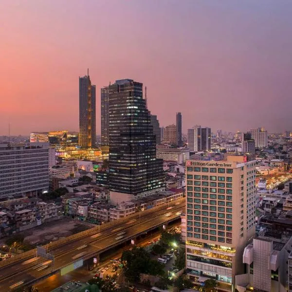 Hilton Garden Inn Bangkok Silom, hôtel à Bang Mote