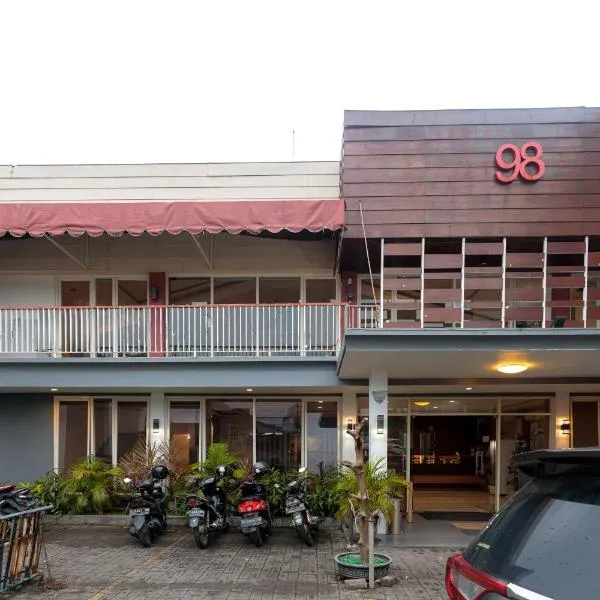 RedDoorz At Kutisari Surabaya，Buduran的飯店
