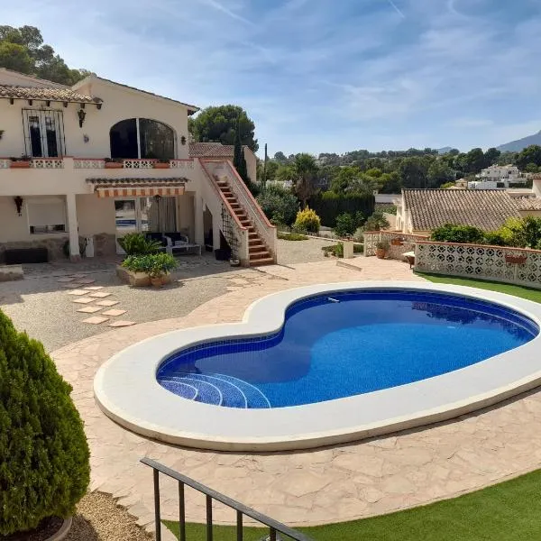 Private/separate floor apartment in a villa near beach, hotel in Benissa