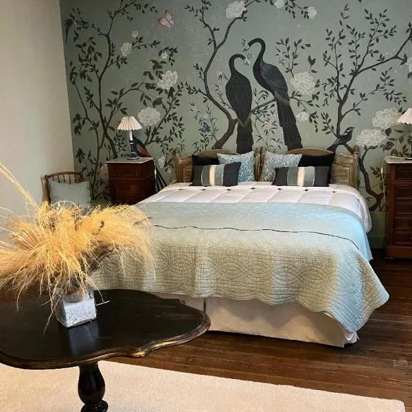 Maison d'Hôtes Martineau, hotel v destinaci Saint-Symphorien