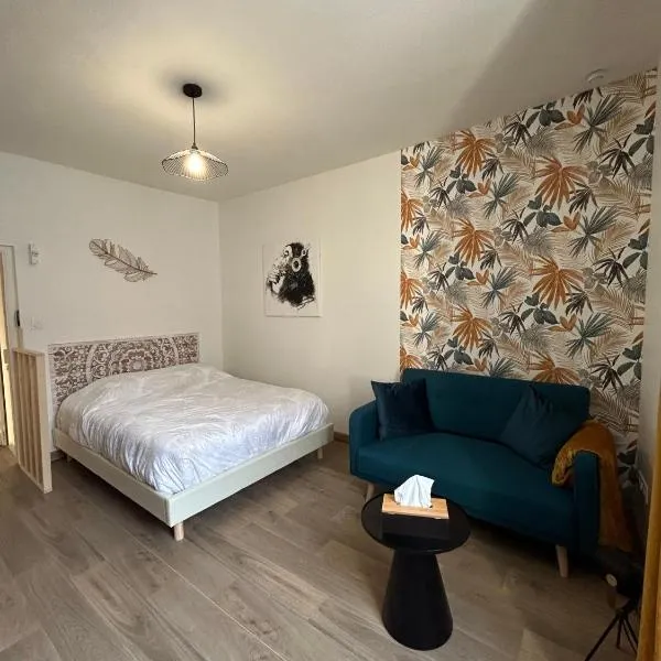 Au 15 Bis - Studio Hyper Centre, hotell i Saint-Amand-Mont-Rond