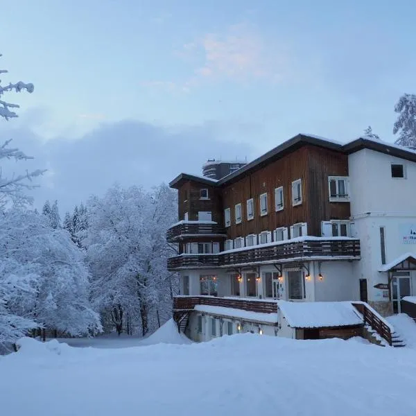 Auberge de Jeunesse HI Chamrousse, hotel v destinaci Chamrousse