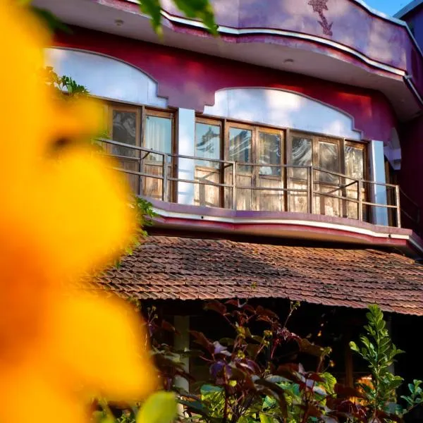 The Flying Squirrel Bandhavgarh, Hotel in Umariā