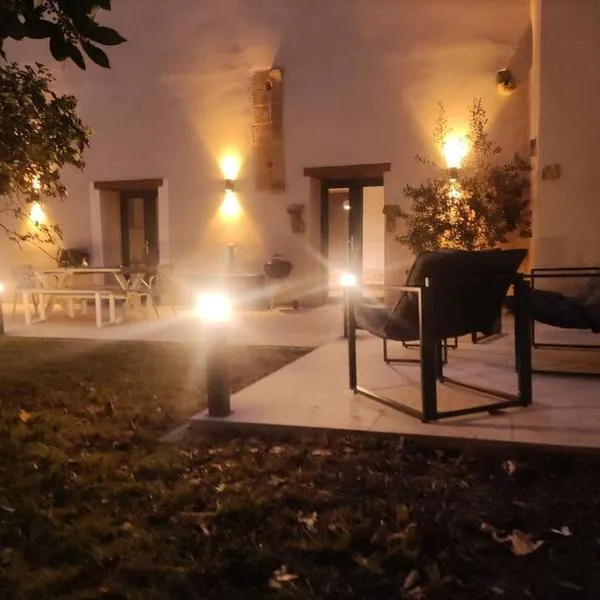 Maison de ville avec jardin, proche vignoble, hotel v destinaci Courthézon