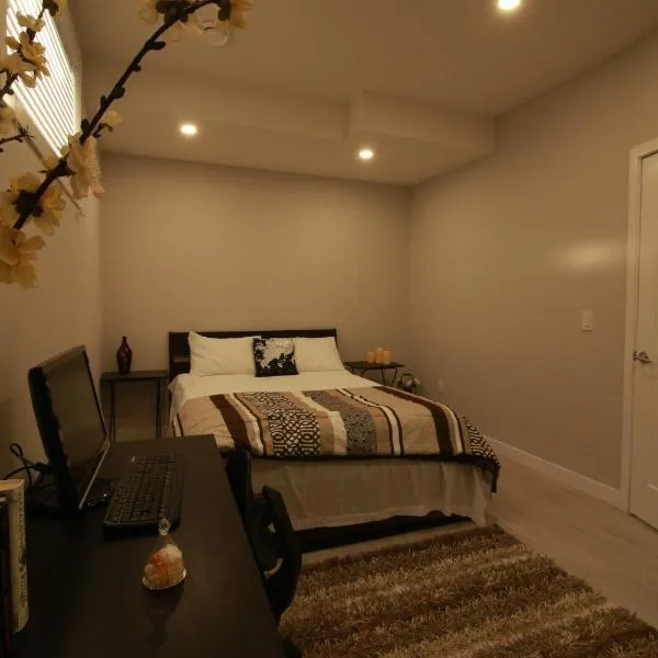 Feel at home in Chestermere, hotel v destinaci Chestermere