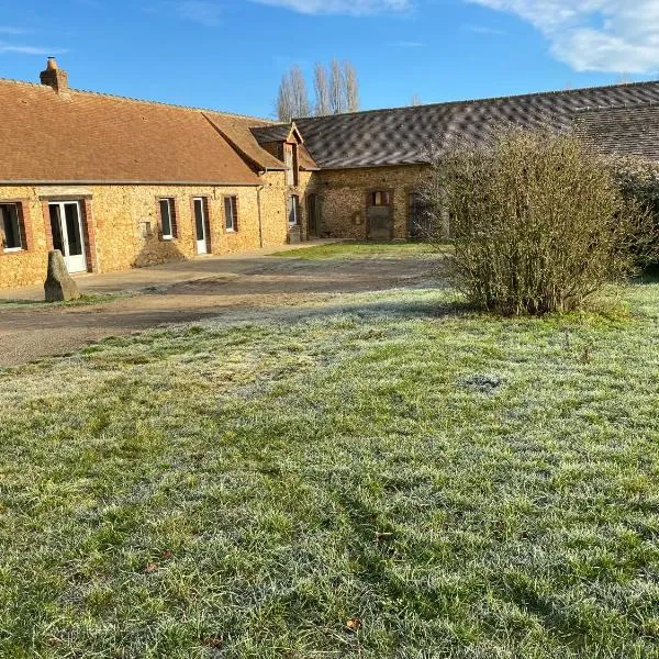 Fermette des Luarts, hotel in Coudrecieux
