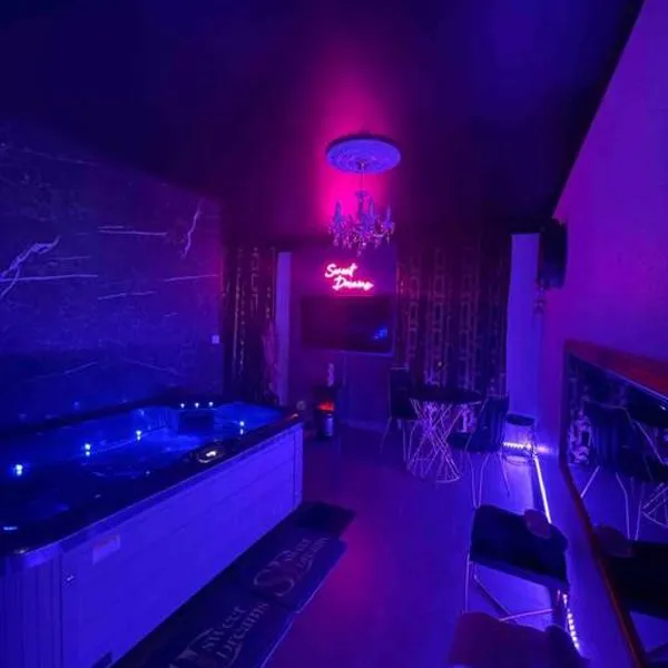 APPARTEMENT AVEC SPA (55m2) ENTRÉE AUTONOME, hotel in Stiring-Wendel