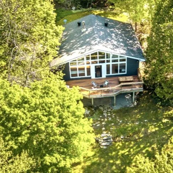 Waterfront Haliburton, All Season, Fully Equipped Cottage!, hotel v destinaci Haliburton
