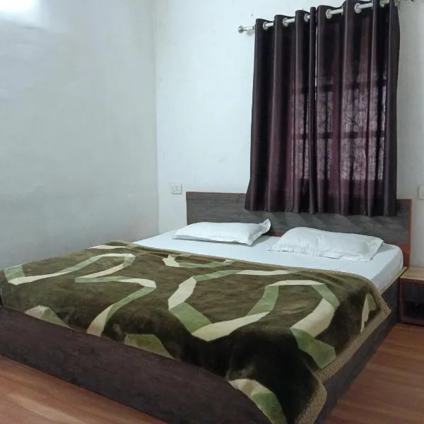 Palms View Villa Home Stay, hotel in Reodhar