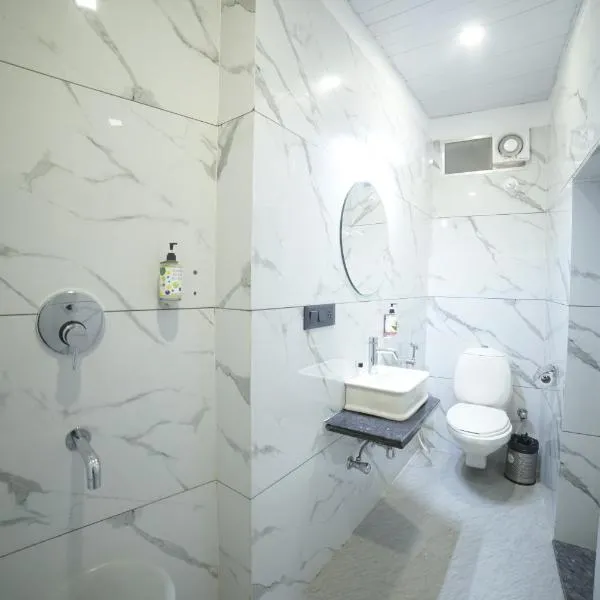 Hotel Udai Niwas By The Lake photo 2